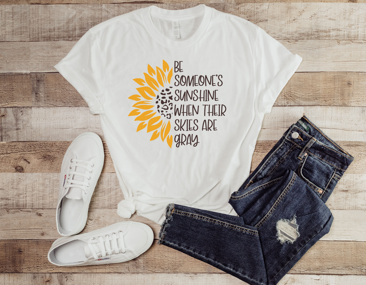 Be Someone's Sunshine" T-Shirt - Spread Positivity with this Comfortable and Stylish Shirt